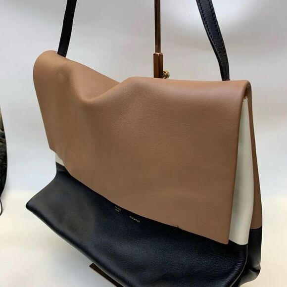 Celine Women Pre-Loved Bag Very Good Condition - Picture 3 of 7